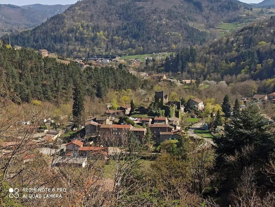 Gite Le Rocher Du Chateau De Retourtour Lamastre Exterior foto